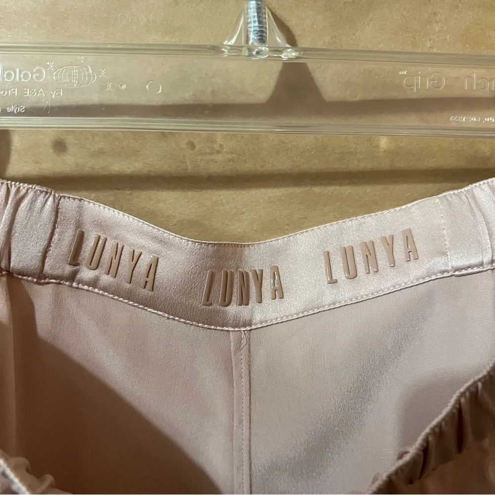 Lunya NWT Washable Silk Tulip Back Set Delicate Pink Pajamas Top & Shorts Size S